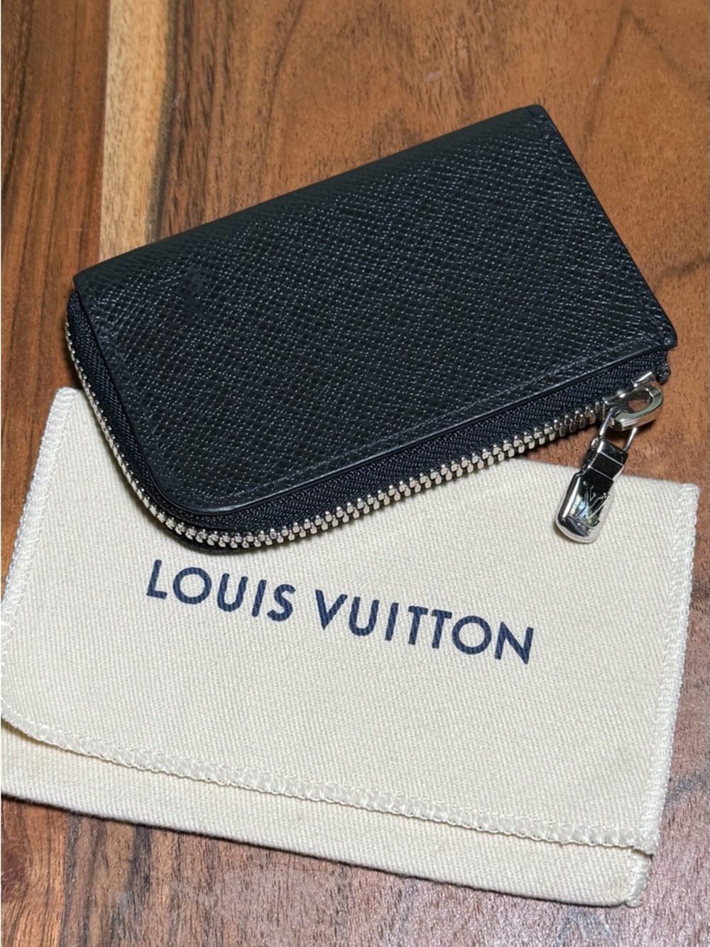 Louis Vuitton Black Textured Zip Card Case - Picture 3 of 9